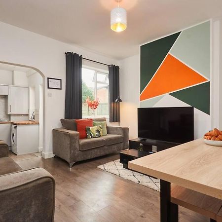 Haw Hill House - Modern 4 Bed Appartement Normanton  Buitenkant foto