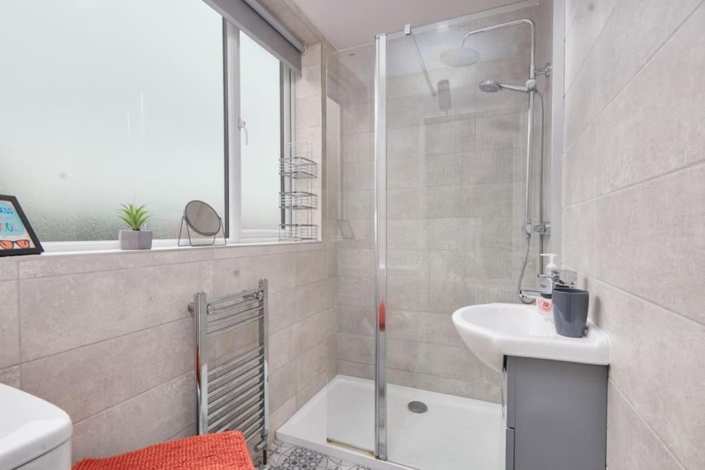 Haw Hill House - Modern 4 Bed Appartement Normanton  Buitenkant foto
